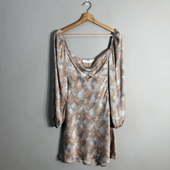 ASTR The Label Satin Twist Front Mini Dress Size Small NWT - Picture 6 of 11